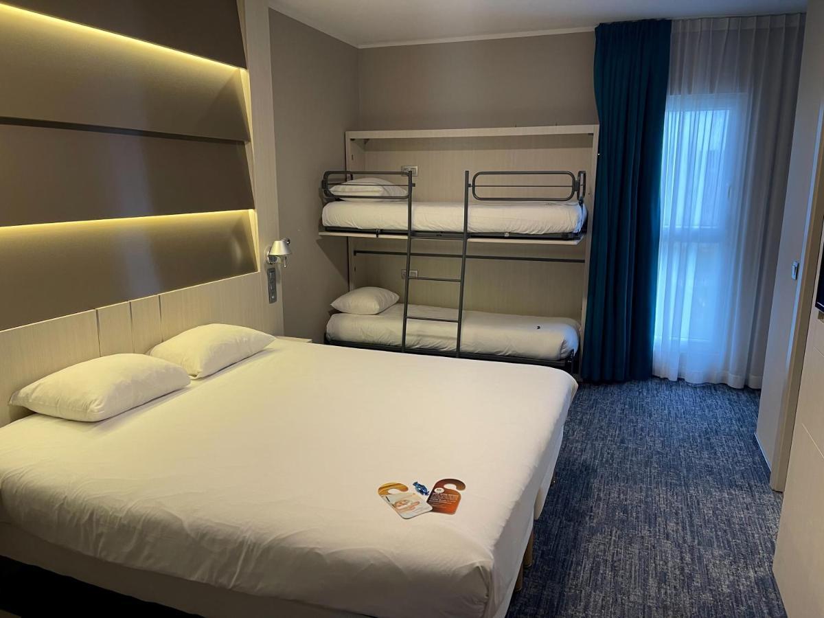 ไอบิส สไตล์ นีเวล Hotel นิเวลส์ ภายนอก รูปภาพ