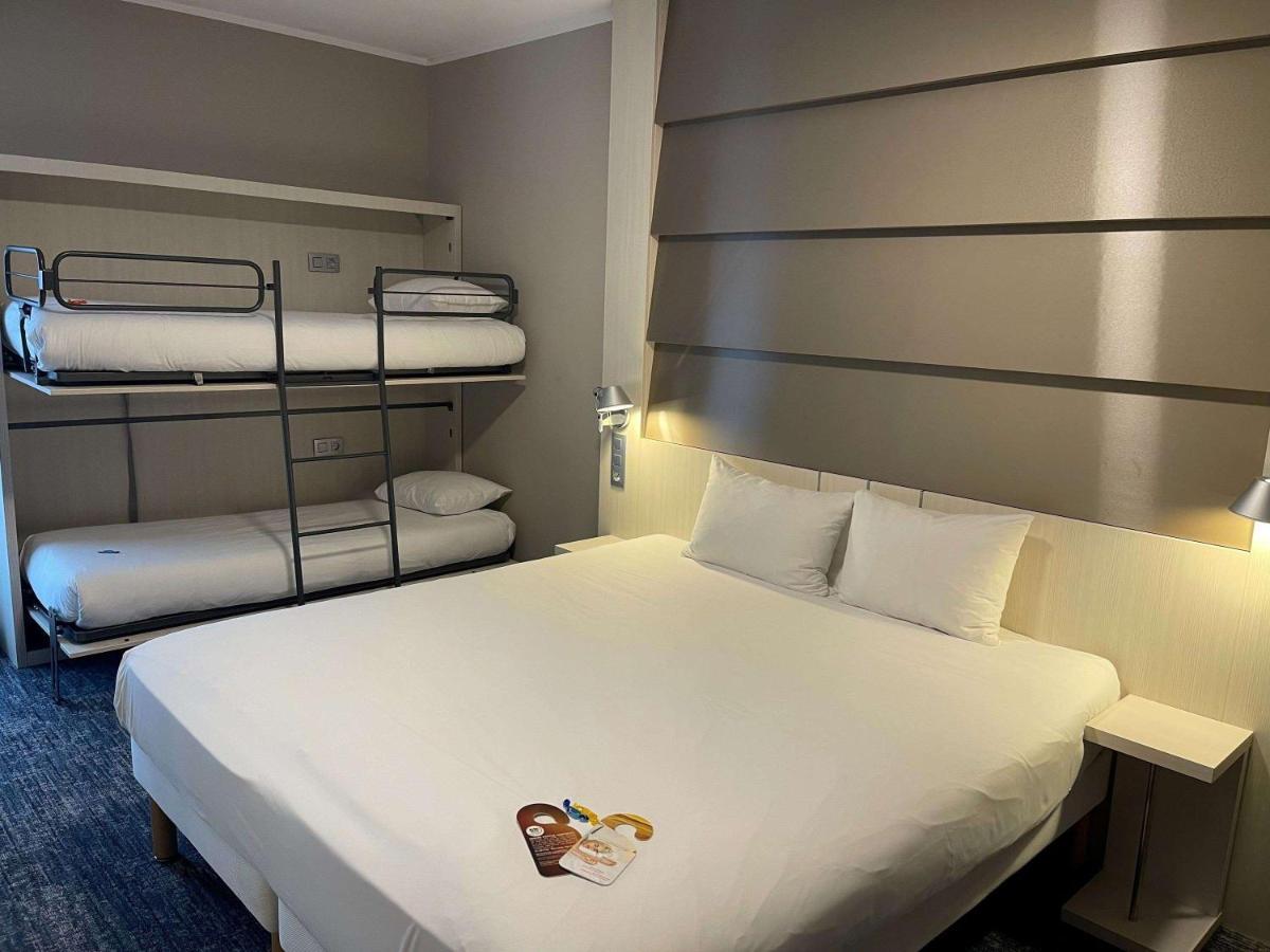 ไอบิส สไตล์ นีเวล Hotel นิเวลส์ ภายนอก รูปภาพ