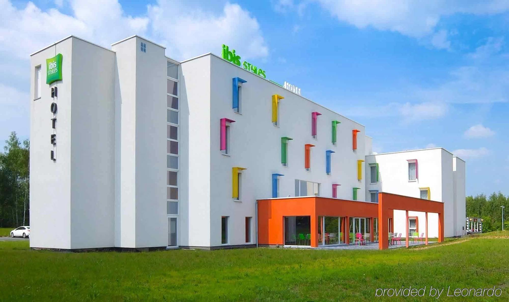 ไอบิส สไตล์ นีเวล Hotel นิเวลส์ ภายนอก รูปภาพ