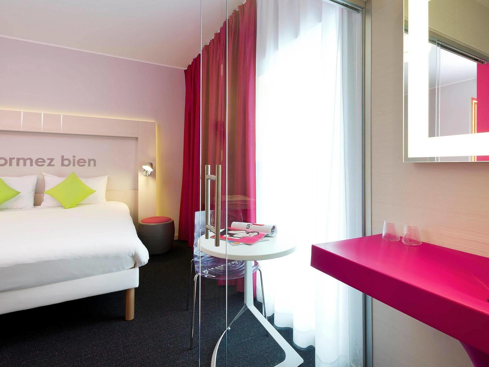 ไอบิส สไตล์ นีเวล Hotel นิเวลส์ ภายนอก รูปภาพ