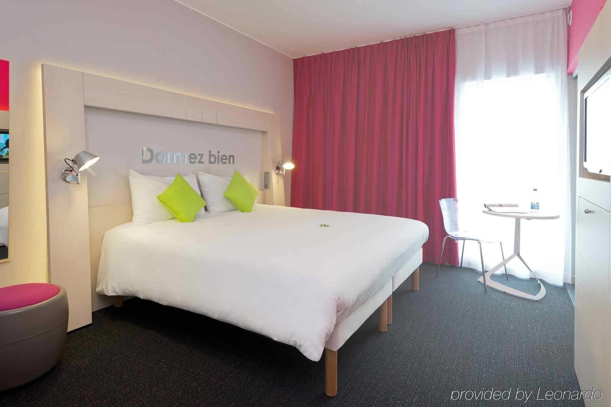 ไอบิส สไตล์ นีเวล Hotel นิเวลส์ ภายนอก รูปภาพ